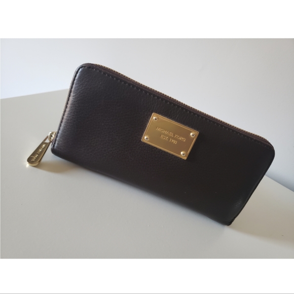 Authentic Michael Kors Dark Brown Wallet - Picture 2 of 7